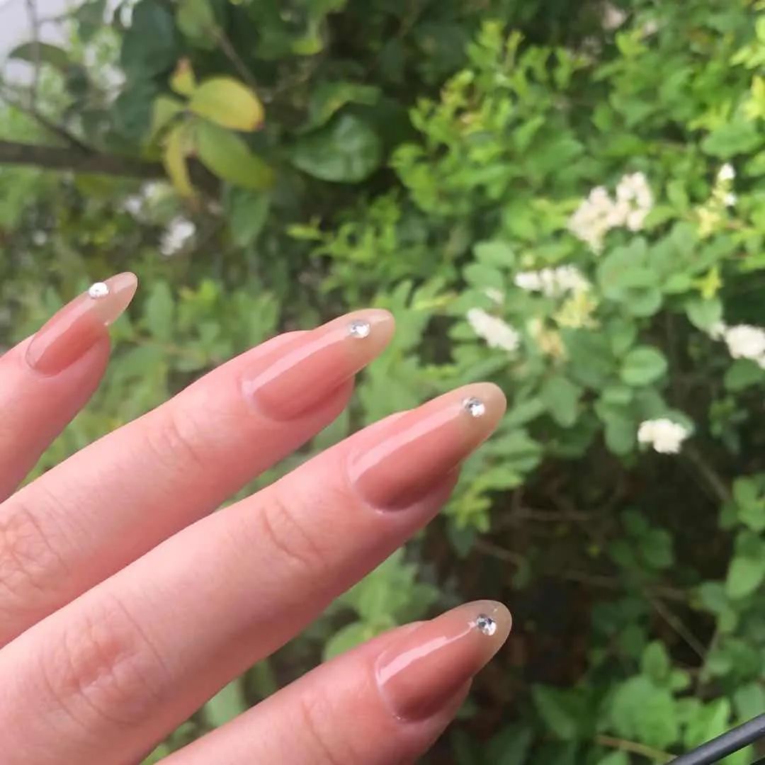 来看看大家最近都做了什么美甲款式