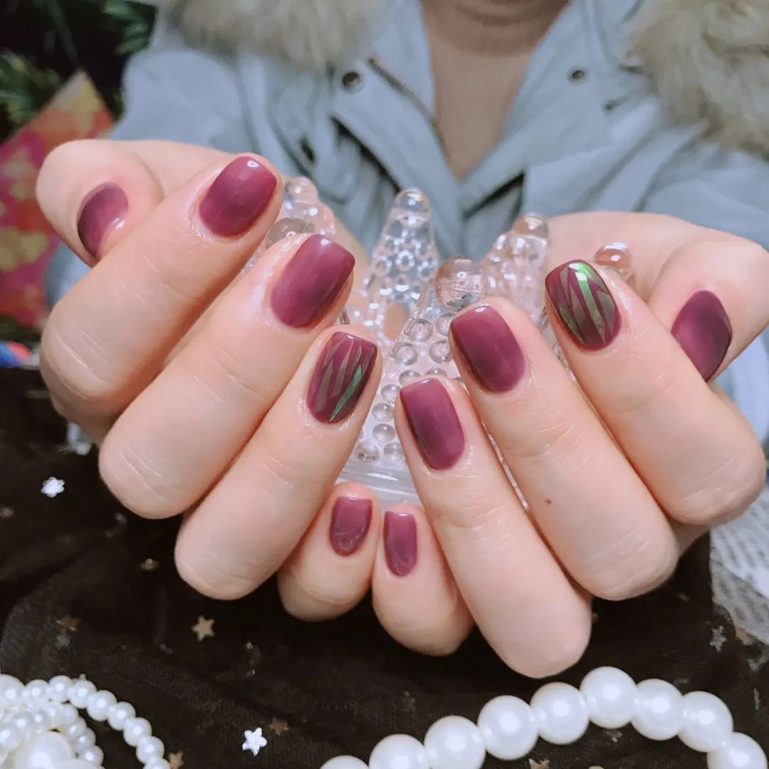 来看看大家最近都做了什么美甲款式