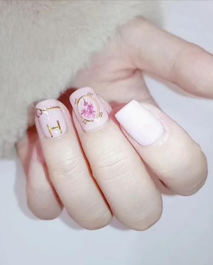 来看看大家最近都做了什么美甲款式