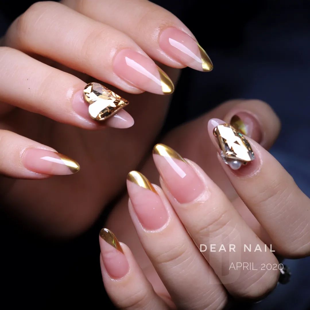 来看看大家最近都做了什么美甲款式