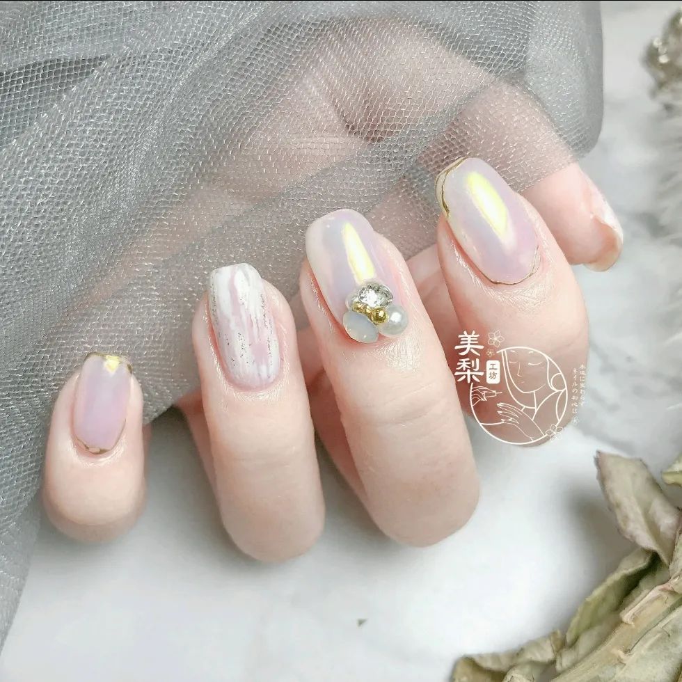精致的简约美甲，是最有格调地