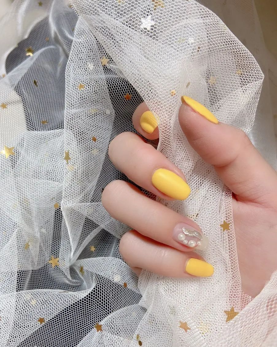 来看看大家最近都做了什么美甲款式