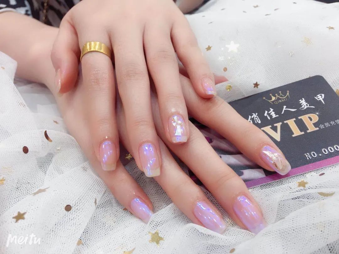 来看看大家最近都做了什么美甲款式