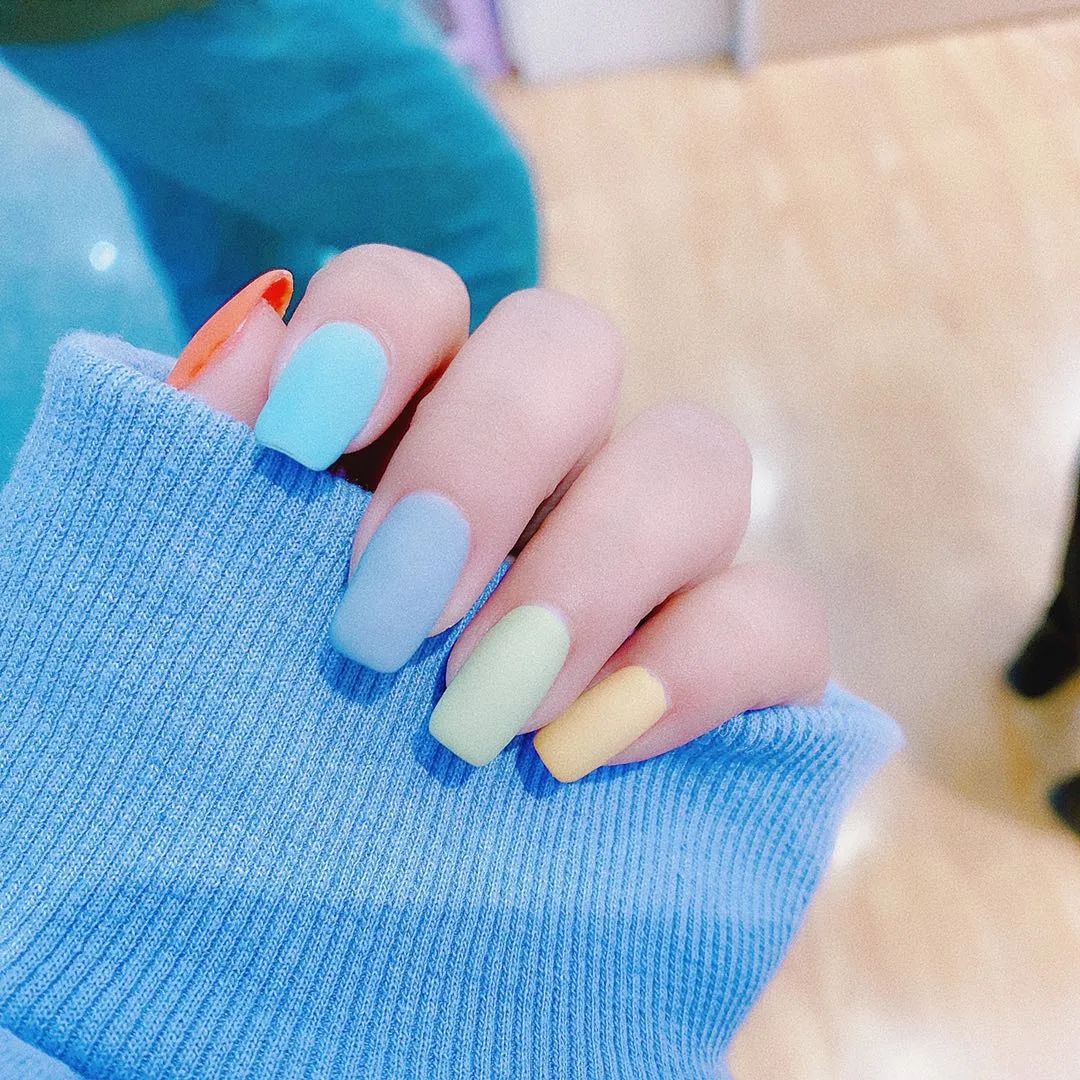 来看看大家最近都做了什么美甲款式