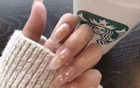 美甲店看款式眼花缭乱？小编给你推荐几款