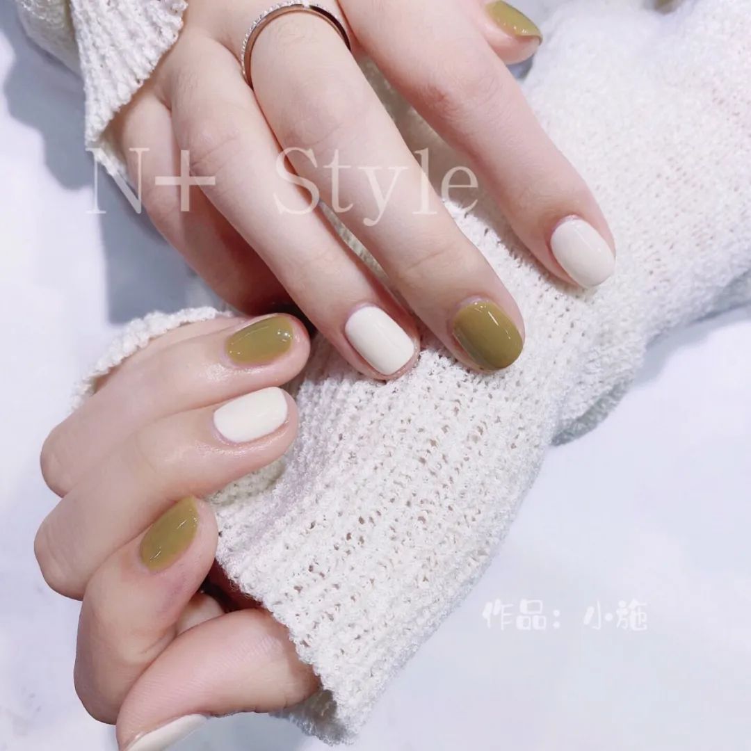 简约不花哨的美甲！最适合上班族了