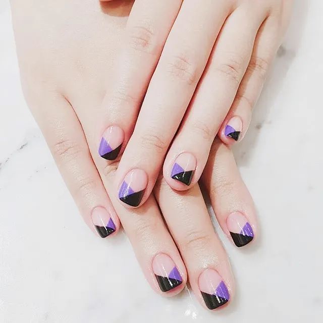 想要显手长？试试V法式美甲吧！