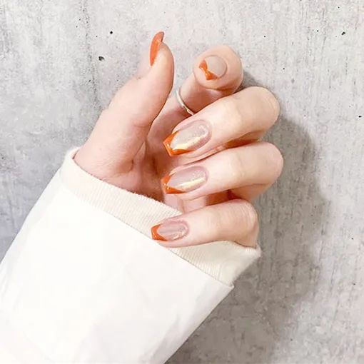 想要显手长？试试V法式美甲吧！