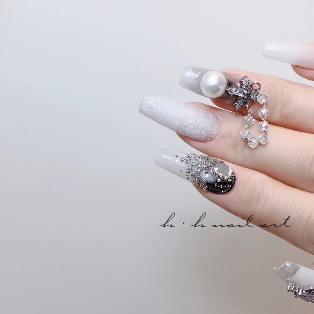 网红轻奢风美甲，自带壕气的高级美