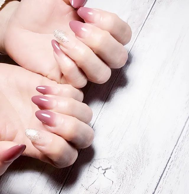 这些渐变美甲太适合夏天了