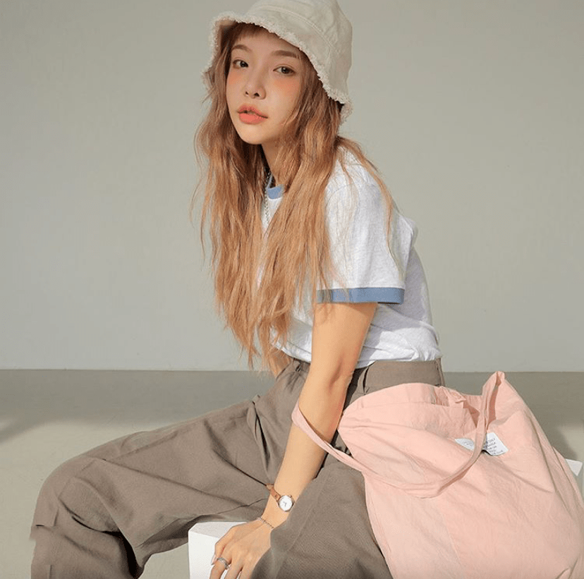 人手一件的T恤到底怎么穿搭才好看？穿错胖10斤！