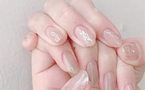 简约不花哨的美甲！最适合上班族了