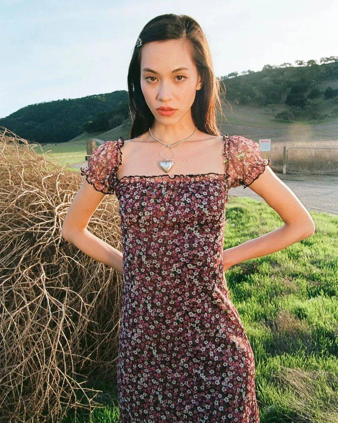 新晋穿搭博主Hailey告诉你：原来甜辣女孩都是有套路的？