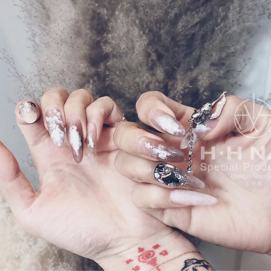 网红轻奢风美甲，自带壕气的高级美