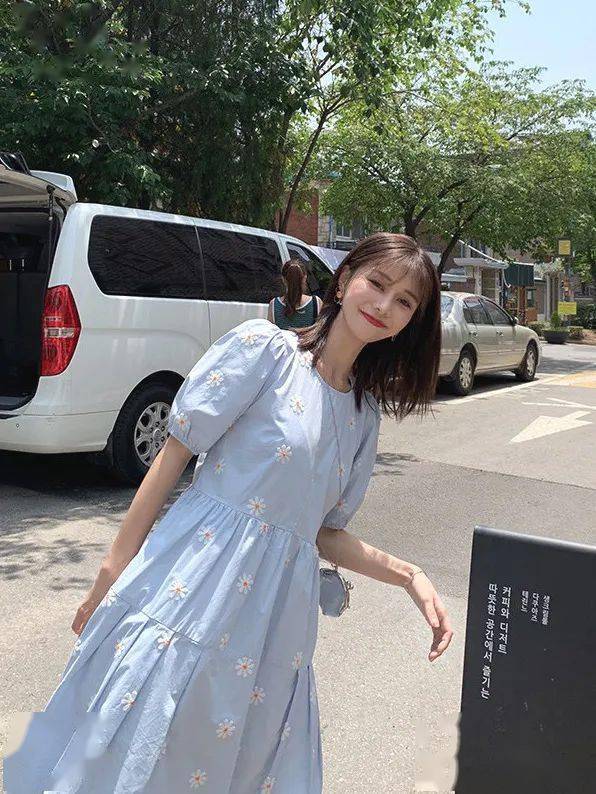 2020大火颜色除了香芋紫还有“ 婴儿蓝” ！显白又少女，看一眼就沦陷！