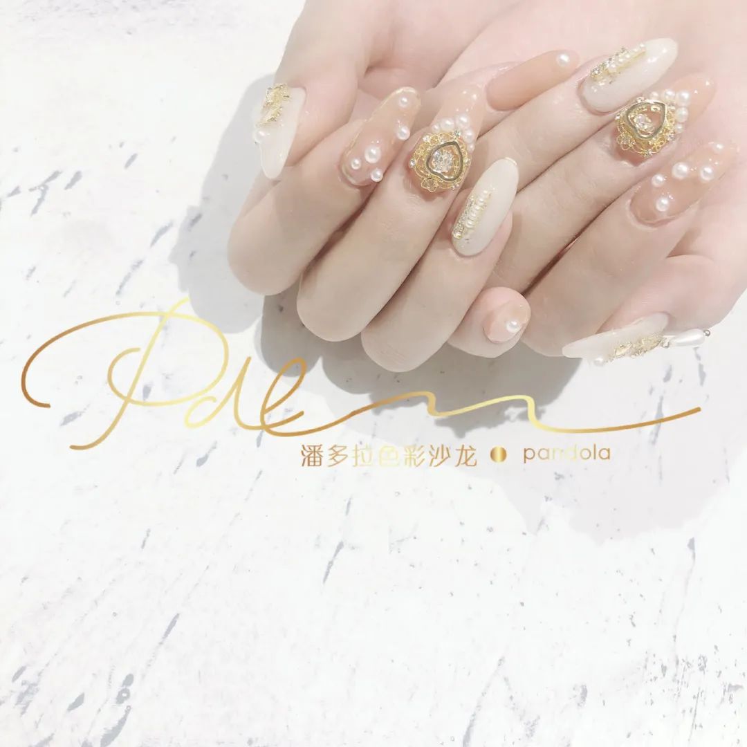 网红轻奢风美甲，自带壕气的高级美