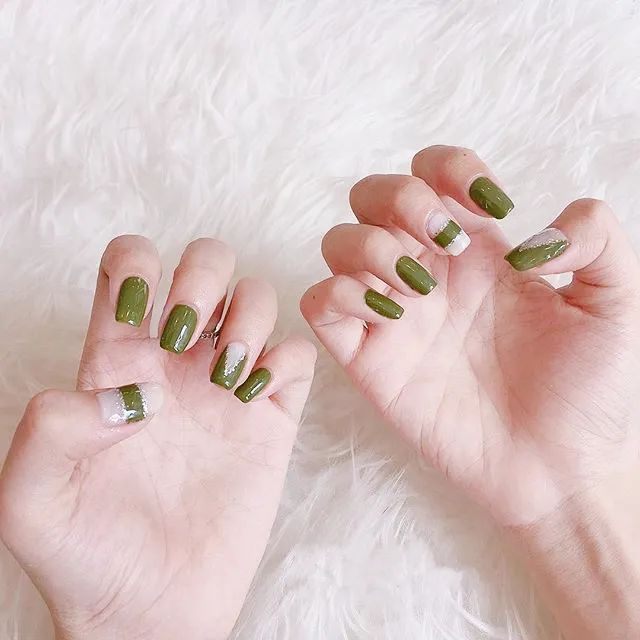 想要显手长？试试V法式美甲吧！