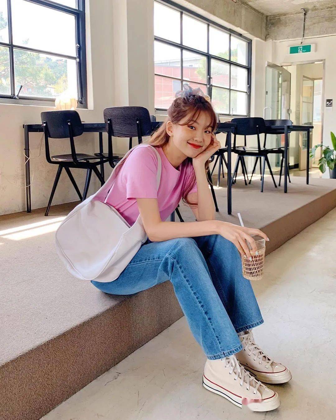 人手一件的T恤到底怎么穿搭才好看？穿错胖10斤！