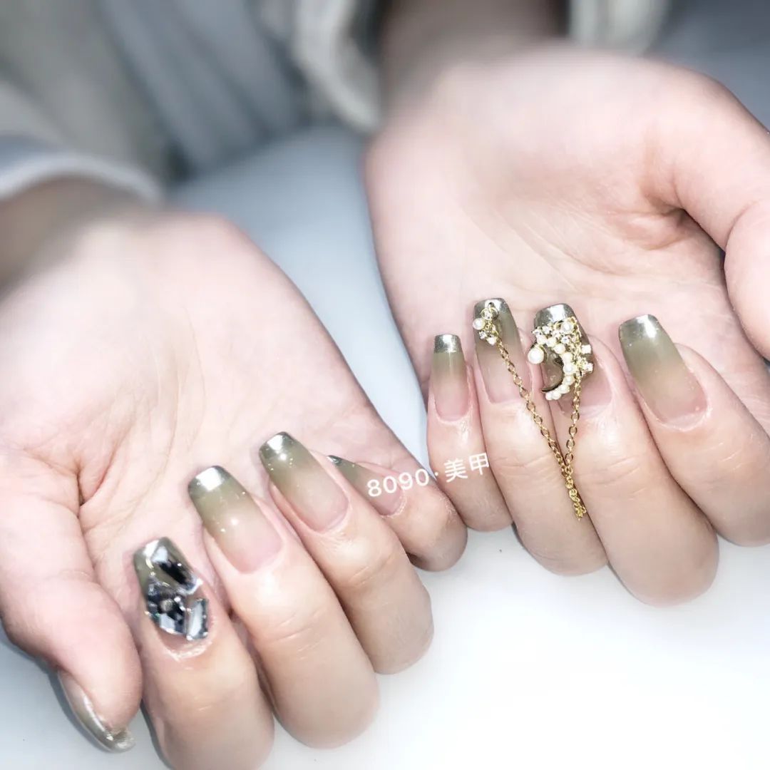 网红轻奢风美甲，自带壕气的高级美