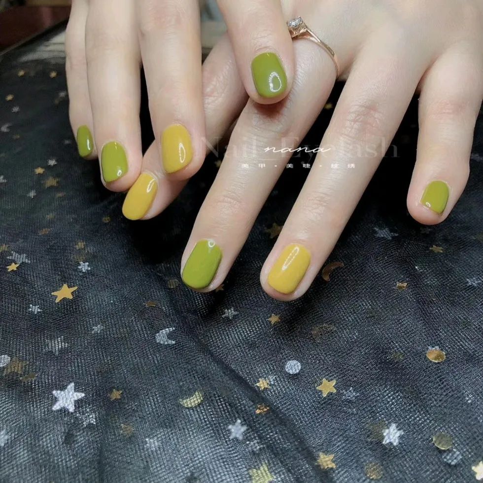 今夏2020最热门的3组美甲配色！太清爽了！