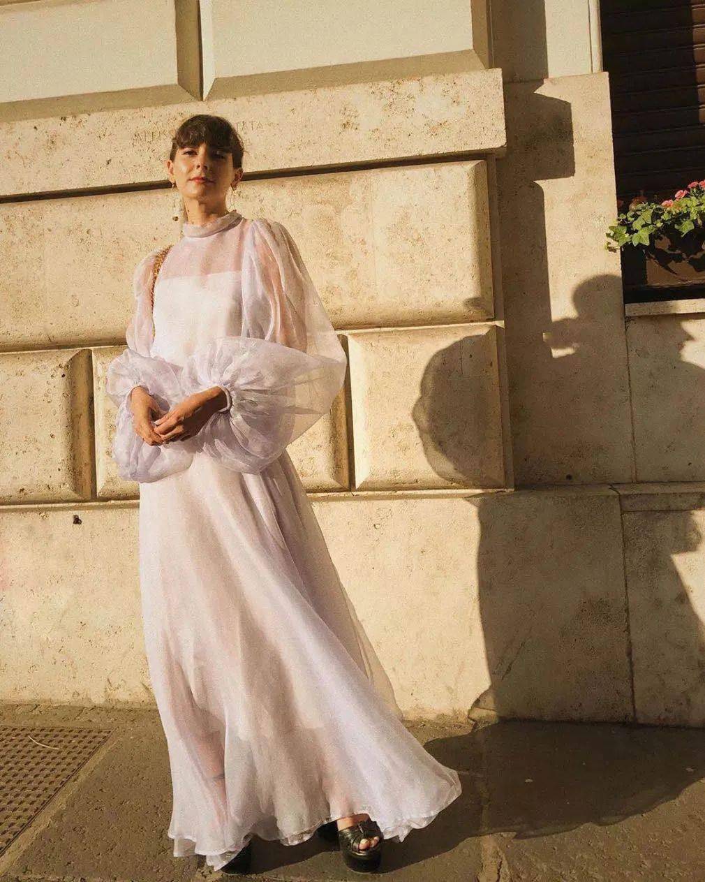 “连衣裙+凉鞋”=2020最in最时髦cp，今夏不穿简直白过了！