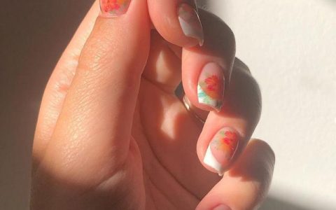 法式美甲 2020最火的美甲图片