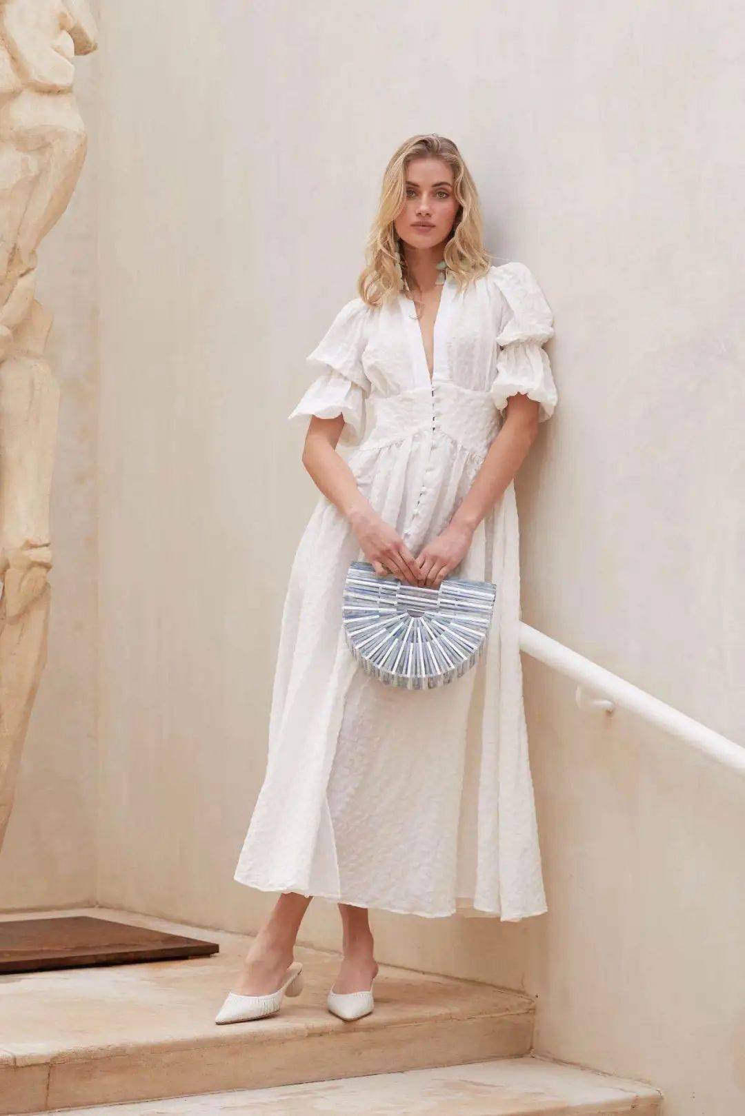 “连衣裙+凉鞋”=2020最in最时髦cp，今夏不穿简直白过了！