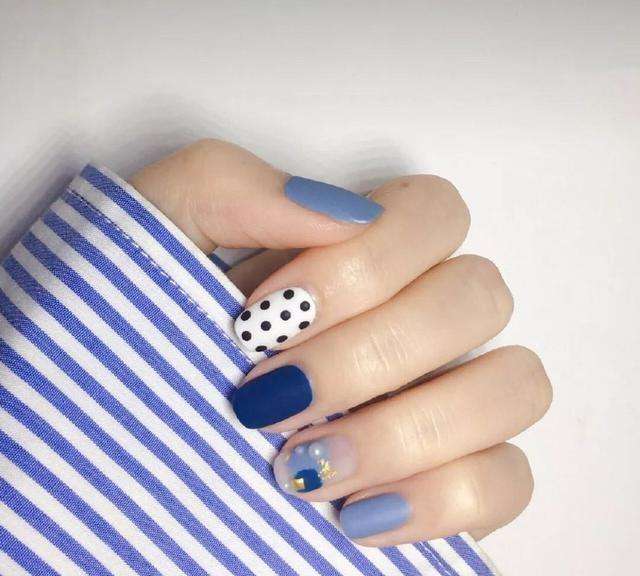 波点美甲 气质美甲波点图片