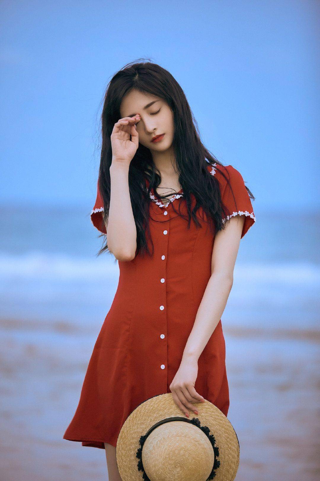 跟着明星学穿搭，今年流行这4种穿搭！