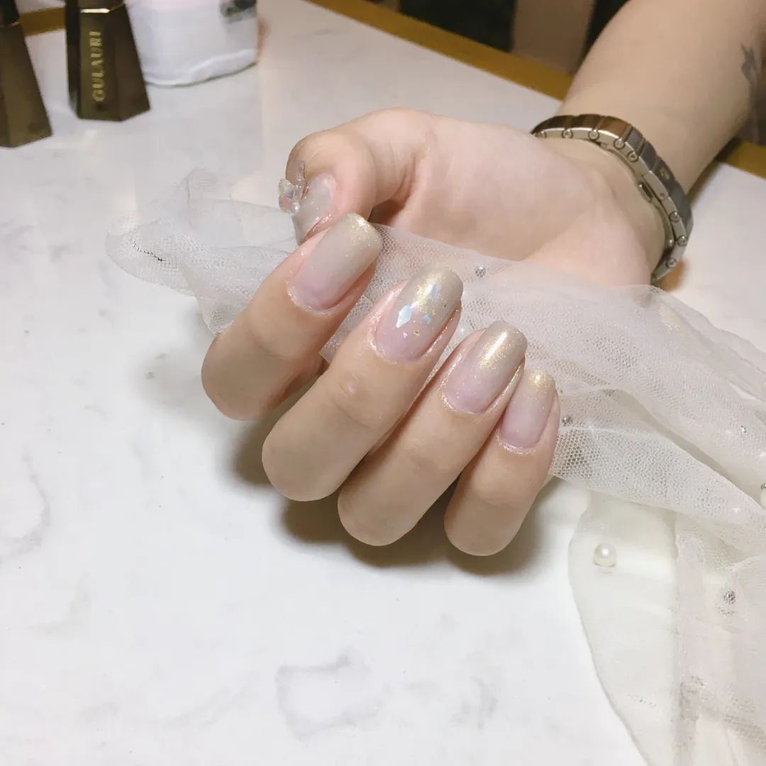 适合夏季的40款超显手白的方圆甲！