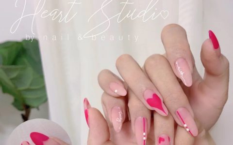 显黑第一名的荧光色美甲，我竟然爱上了！