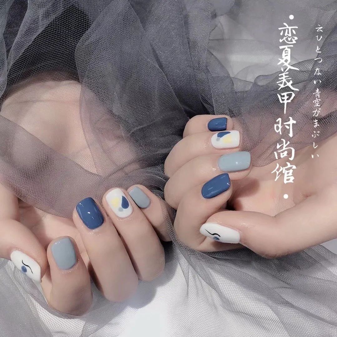 不骗你，雾霾蓝美甲真的很好看！