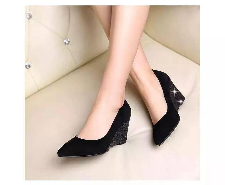 哪一双高跟鞋让你觉得很不舒服，测你内心的压抑程度