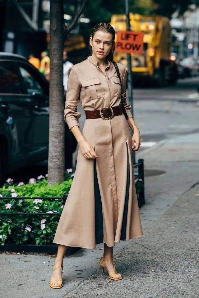 “连衣裙+凉鞋”=2020最in最时髦cp，今夏不穿简直白过了！