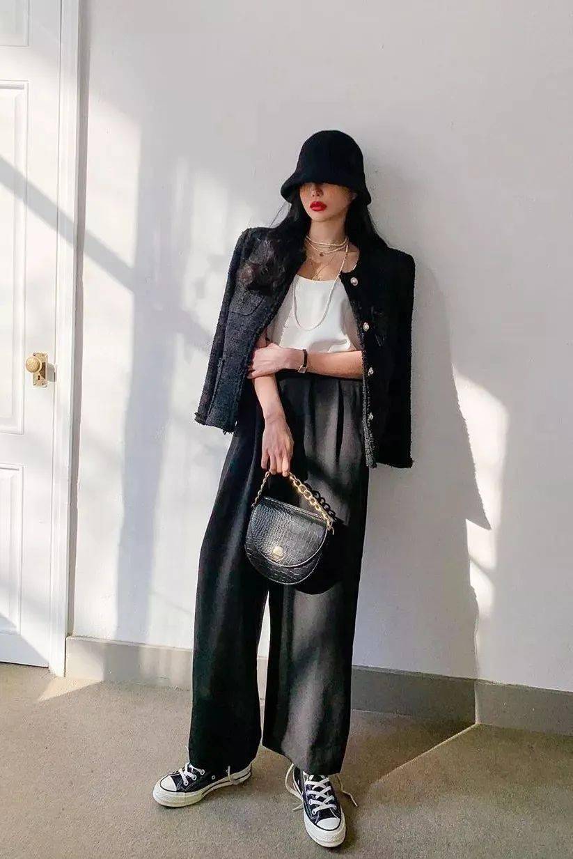 梨型身材女生穿衣服记住“4不要”，特别是第2种，真的很显胖！