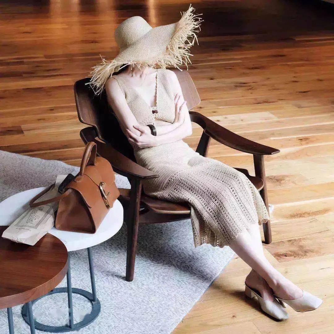 “连衣裙+凉鞋”=2020最in最时髦cp，今夏不穿简直白过了！