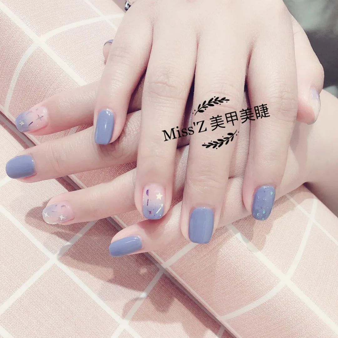 不骗你，雾霾蓝美甲真的很好看！