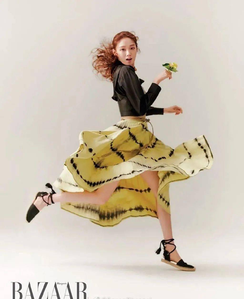 “连衣裙+凉鞋”=2020最in最时髦cp，今夏不穿简直白过了！