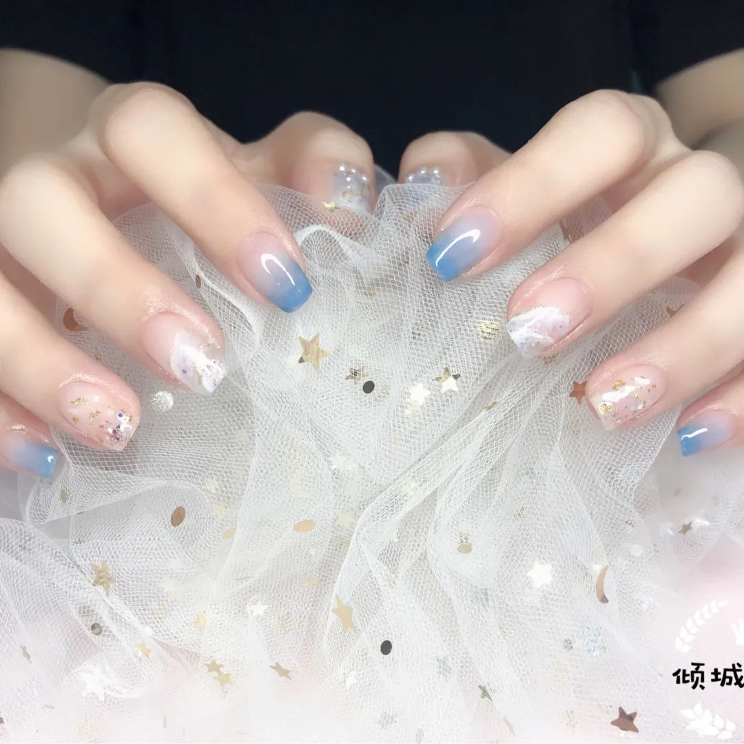 不骗你，雾霾蓝美甲真的很好看！