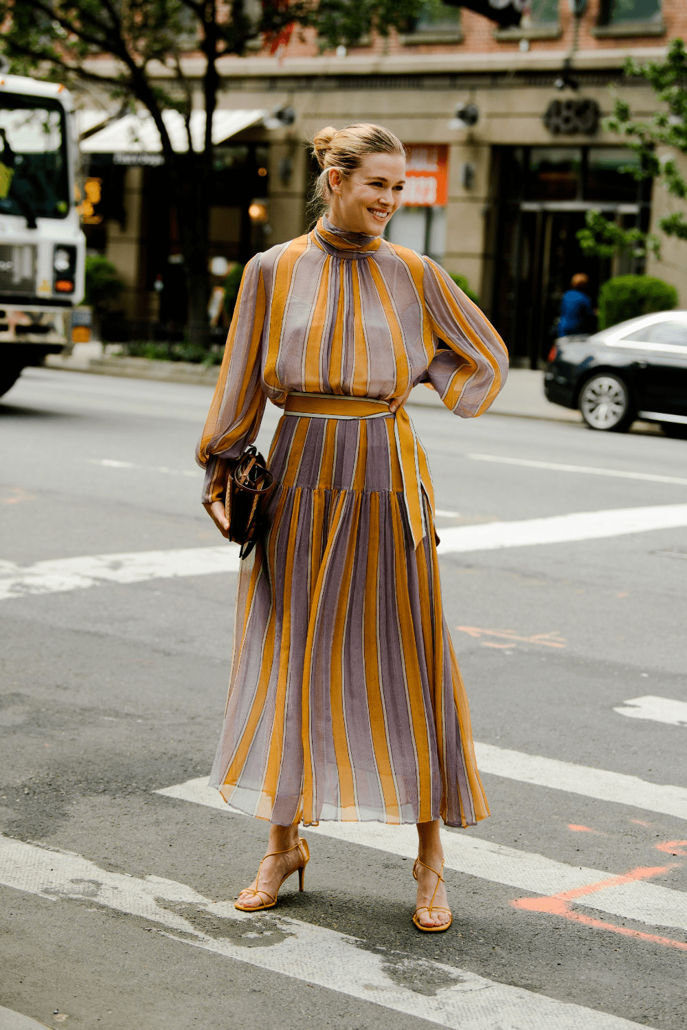 “连衣裙+凉鞋”=2020最in最时髦cp，今夏不穿简直白过了！