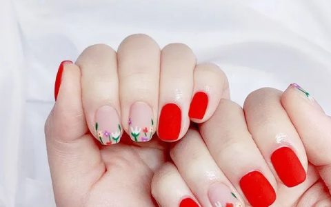 最适合夏天的3款红色系美甲，显白到发光！