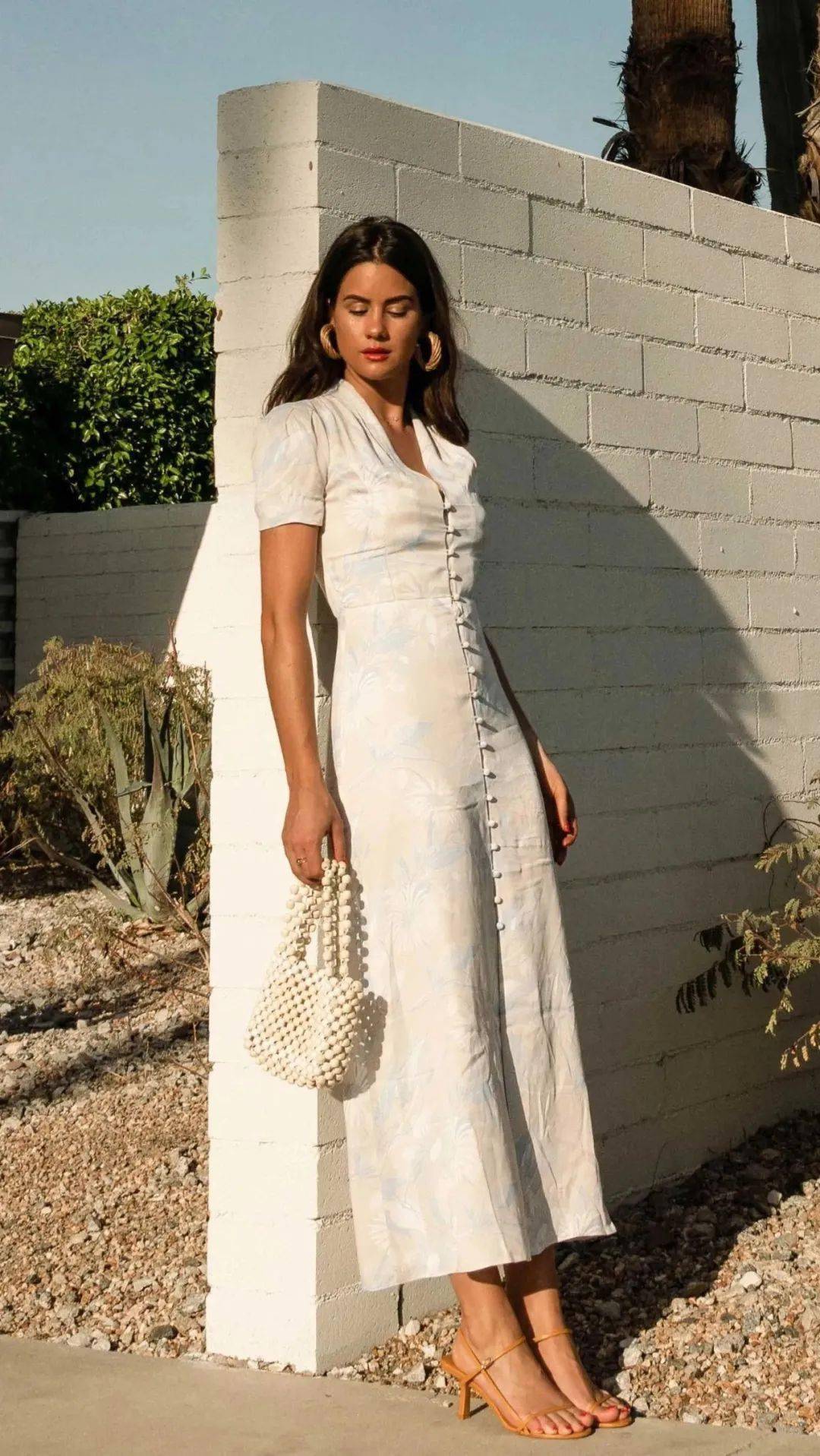 “连衣裙+凉鞋”=2020最in最时髦cp，今夏不穿简直白过了！