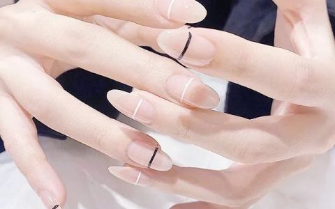 最简单也是最高级的极简风美甲