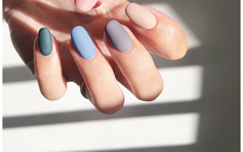 夏季跳色美甲指南！再也不怕配错色啦