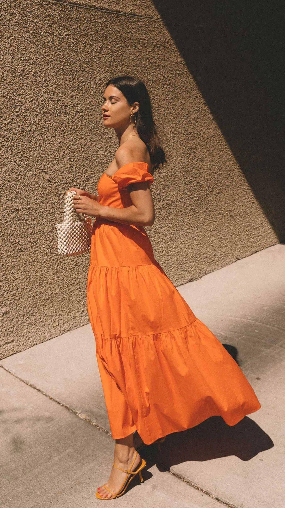 “连衣裙+凉鞋”=2020最in最时髦cp，今夏不穿简直白过了！