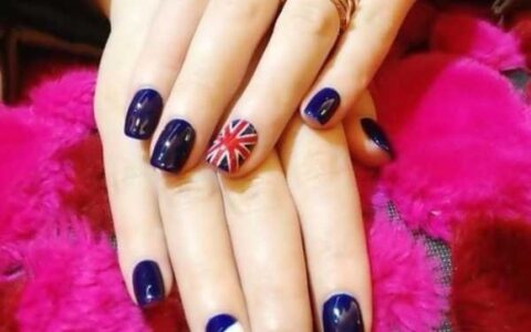 冬天适合做什么样的美甲