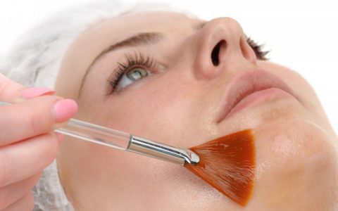 蜂蜜如何做补水面膜，告诉你蜂蜜面膜的作用与功效