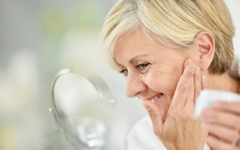 蜂蜜去皱纹有效吗，让你重新恢复年轻活力