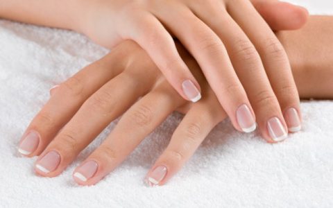 怎样让指甲长得快，，多让身体得到能量补充