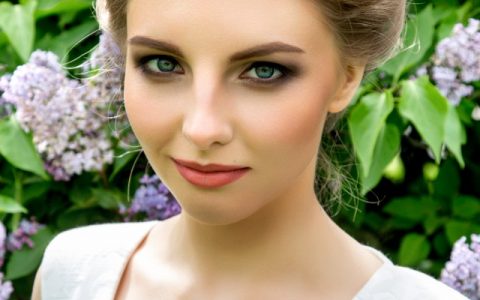 太阳穴凹陷的明星有哪些，对比之后才有伤害